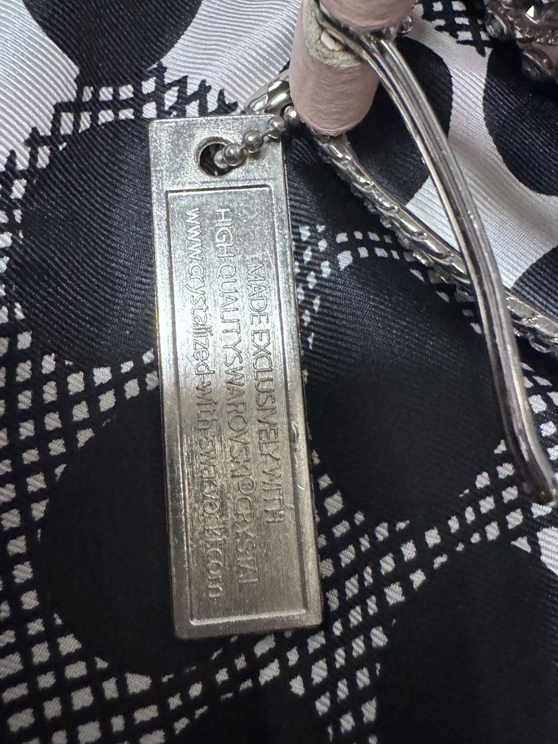 KIPPYS BELT Crystalized with SWAROVSKI (Category: Luxury Accessories) located in Marikina City. Submitted by luvbags40524 (Listing ID 1461975417, Image 3). Description: Good condition Size 32 Made w/ Swarovski crystal Kippys Belt Dm for interested .