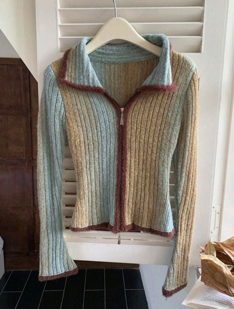 Kknitted Cardigan, Long Sleeve (Category: Longsleeves) located in Quezon City. Submitted by jannahbanana21 (Listing ID 1461898008, Image 1). Description: .