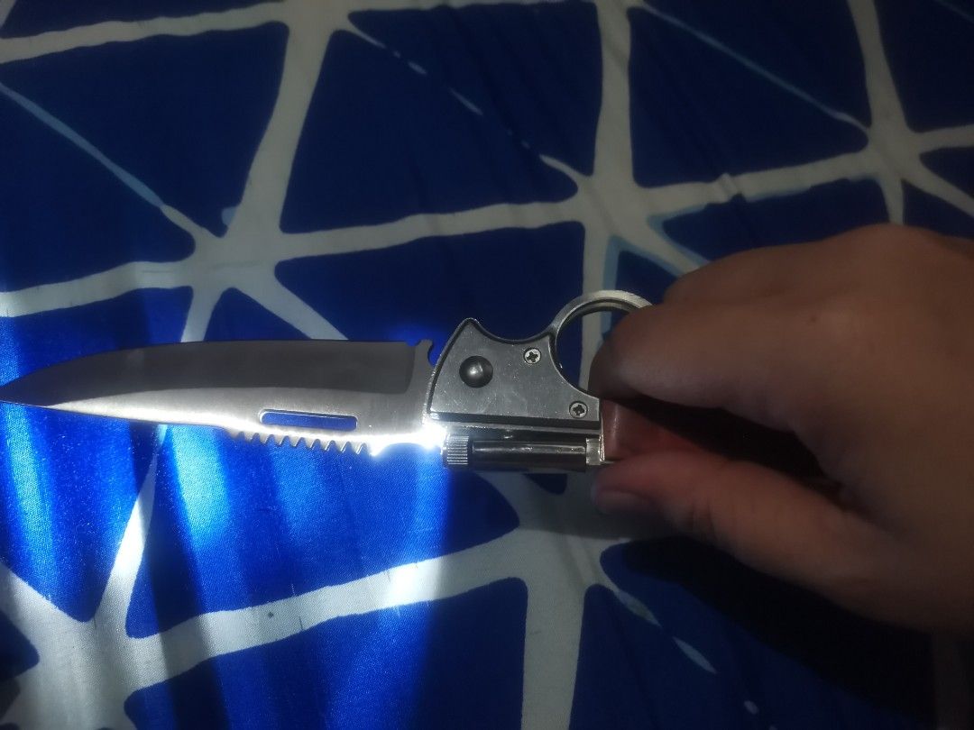 Knife with flashlight (2 in 1) (Category: Looking For) located in Manila. Submitted by jinoandres (Listing ID 1461824228, Image 3). Description: Buy now, first come first serve bases..