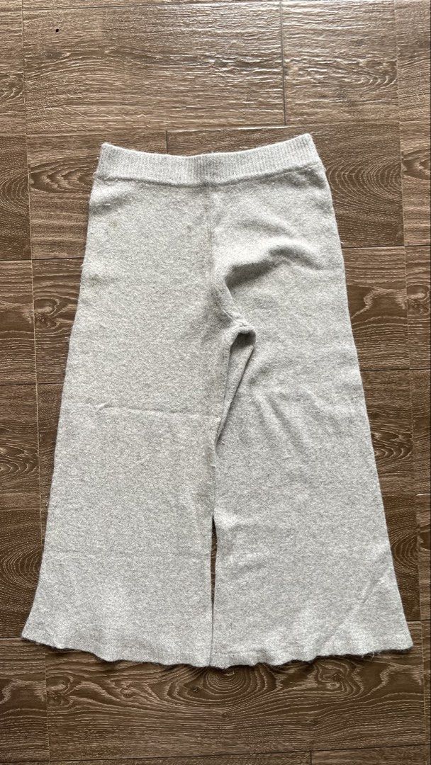 Knit Square Pants (Category: Undergarments & Loungewear) located in Baguio. Submitted by dutefinds (Listing ID 1461857318, Image 2). Description: Knit square pants - Waist-24”-36” garterized Length- 34 Leg opening- 13 Model 24” waist .