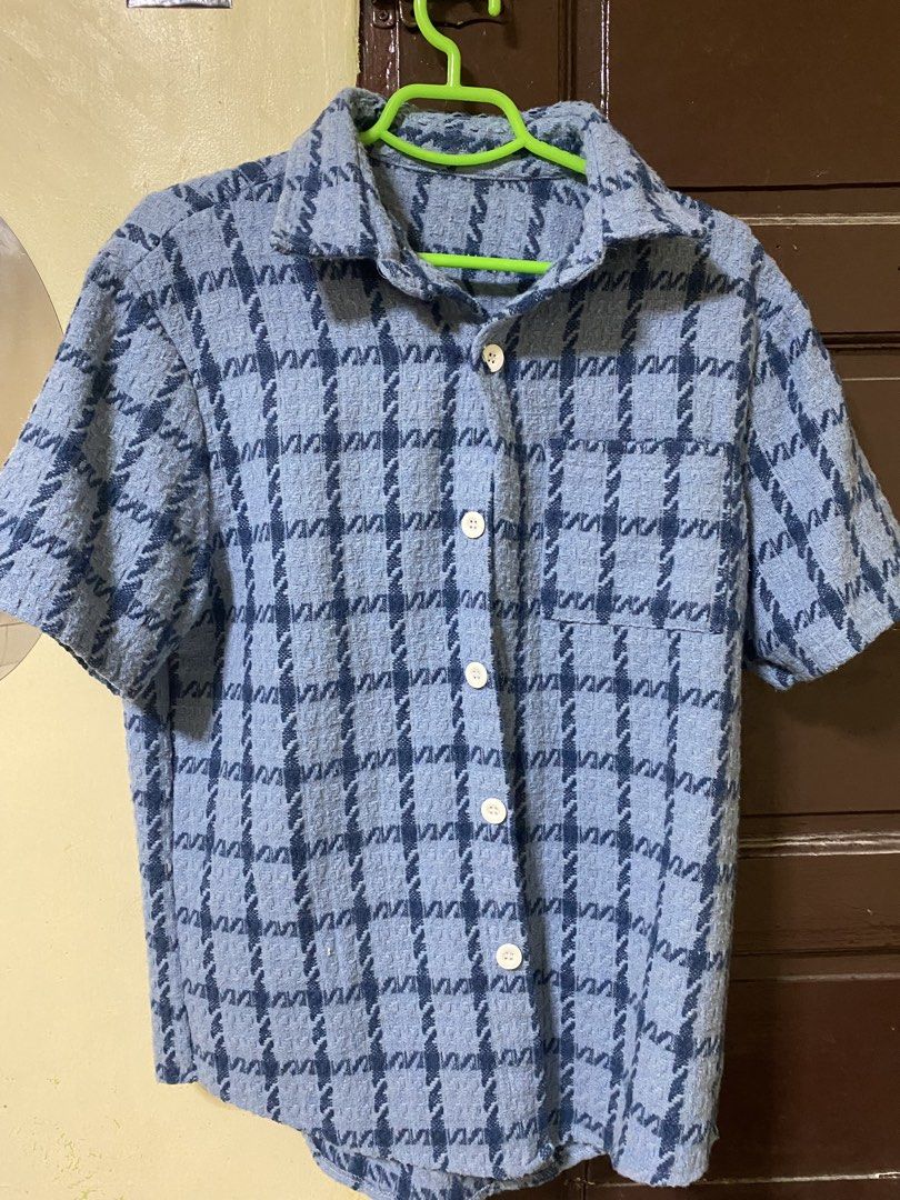 Knitted Button down shirt (Category: Formal Shirts) located in Calamba. Submitted by matthymattiu (Listing ID 1461957247, Image 1). Description: .