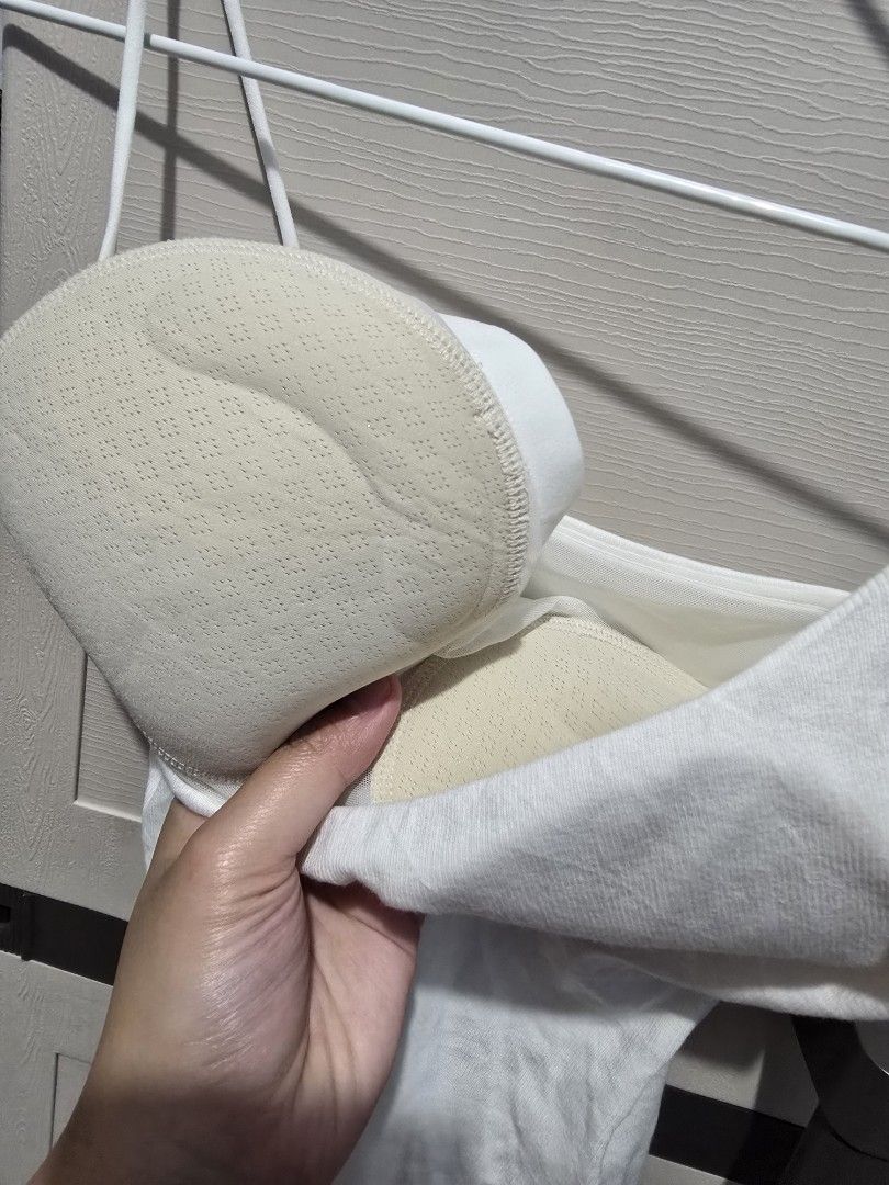 Knitted Padded Top (Category: Sleeveless) located in Quezon City. Submitted by dinesaur (Listing ID 1461919054, Image 2). Description: up to med.