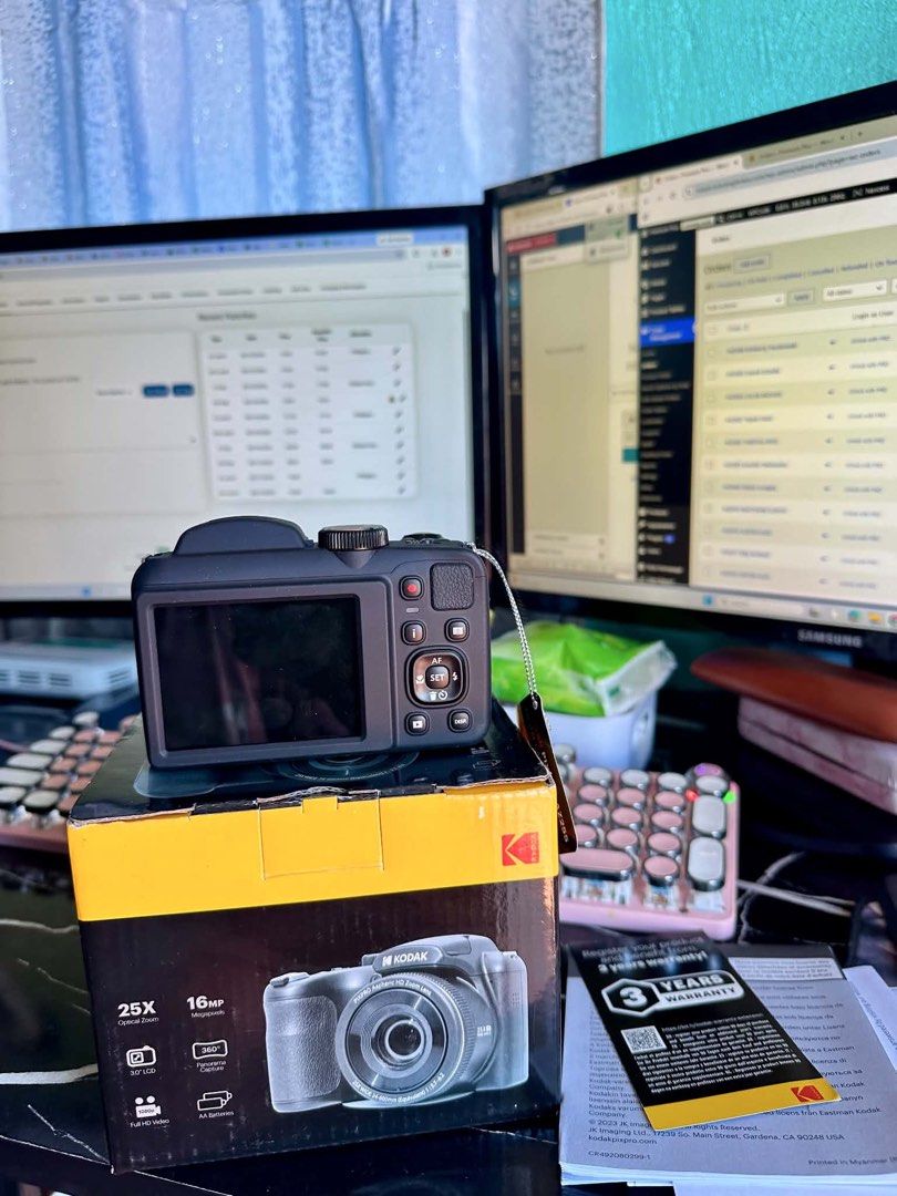 Kodak PIXPRO AZ255 📸 (Category: Cameras) located in Consolacion. Submitted by sanboom (Listing ID 1461828821, Image 1). Description: ✔ Excellent condition (lightly used) ✔ Complete with original box ✔ Charger included with battery ✔ No issues, all functions working perfectly (zoom, flash, LCD, buttons.