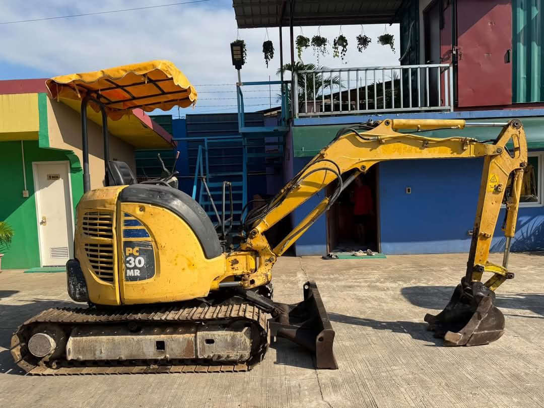 Komatsu pc30mr-2 (Category: Industrial Equipment) located in Manila. Submitted by joemelynas44875 (Listing ID 1461852127, Image 2). Description: Komatsu pc30mr-2 mini backhoe japan surplus 09267665558.