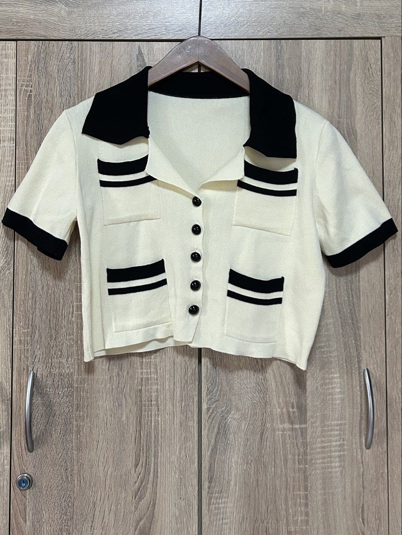Korean Top Blouse (Category: Blouses) located in Bulacan. Submitted by relove.re (Listing ID 1461819150, Image 1). Description: - Korean top with pockets and detailed designs. - Knitted top - with black buttons - S to M sizes.