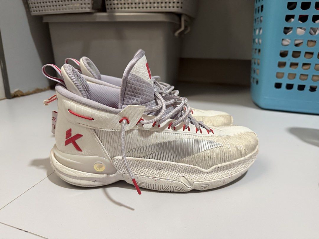 KT9 "CNY" (Category: Sneakers) located in Bacoor. Submitted by exequelot (Listing ID 1461804458, Image 2). Description: FOR SALE ONLY KT9 "CNY" SIZE 11 CONDITION: 9/10 ISSUE: MADUMI LANG AND NO BOX RFS: DECLUTTERING (SAYANG DI NA NAGAGAMIT) PRICE: 2K NEGOTIABLE BACOOR LOCATION.