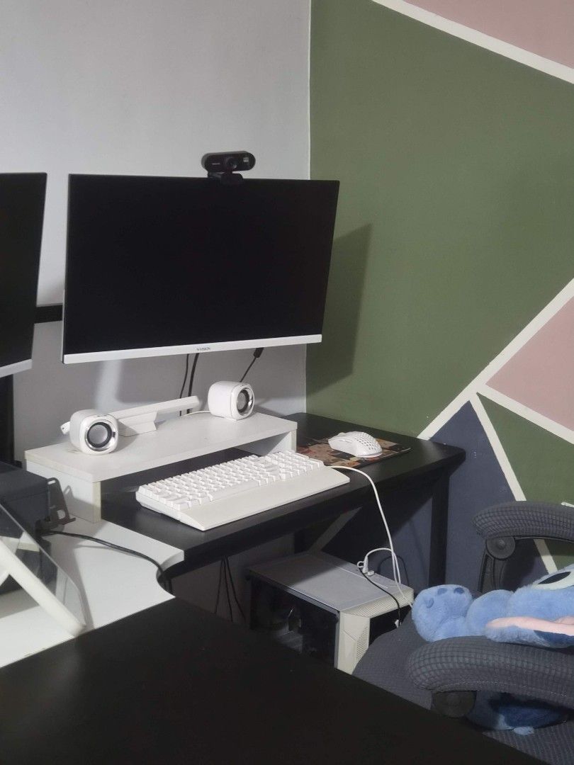 L Shape Table (Category: Office Furniture & Fixtures) located in Manila. Submitted by alfaroaims (Listing ID 1461840996, Image 2). Description: Selling a lightly used L-shaped table in black and white. Spacious and sturdy, perfect for a home office, study area, or gaming setup. Product Specifications: • Size: 140 × 48 × 74 cm • Material: Steel + Wood • Color: Black and White • Strong load-bearing construction • Maximum load: 100 kg • With dedicat