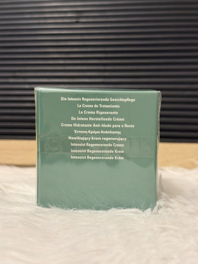 La Mer The Moisturizing Cream (Category: Face Care) located in Quezon City. Submitted by quirksandcurls (Listing ID 1461956284, Image 2). Description: Srp over 6k😅🥰 Sealed.
