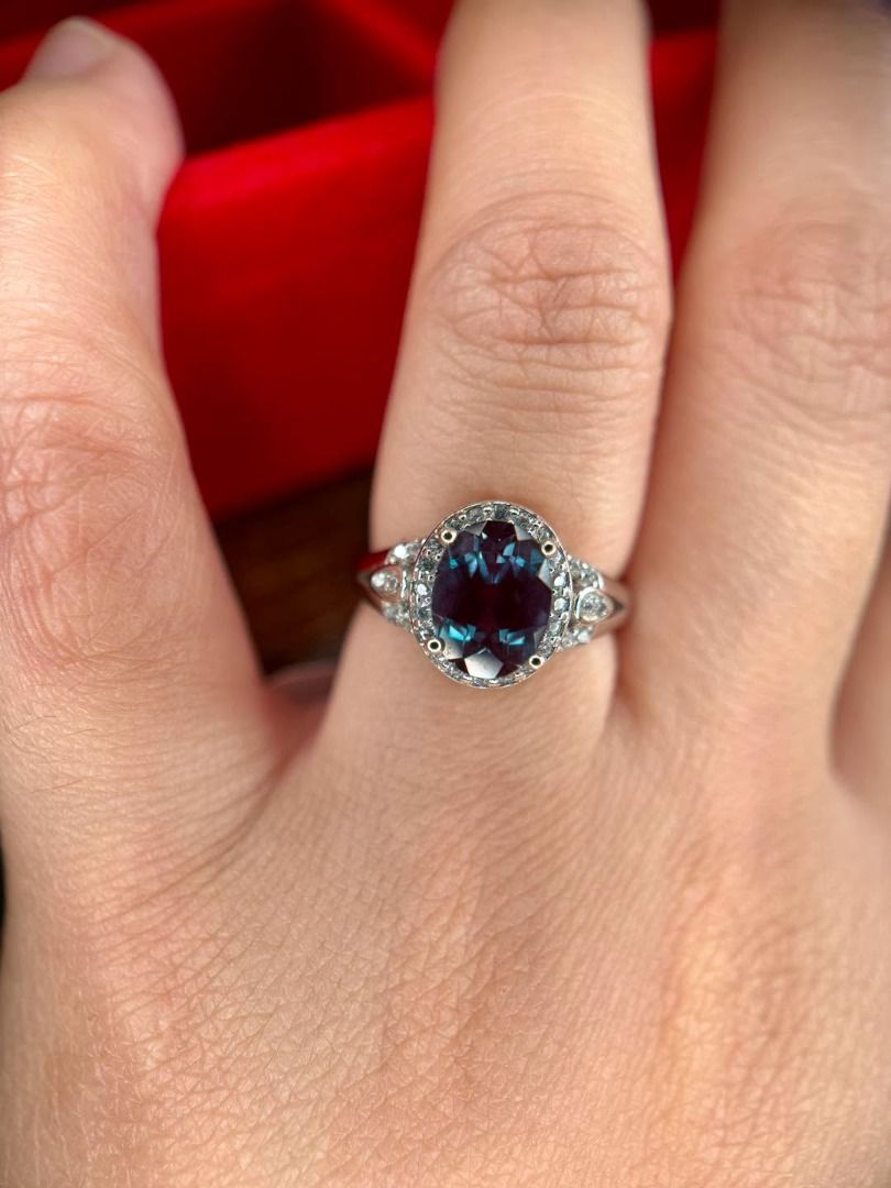 Lab-Grown Alexandrite (Category: Rings) located in Baguio. Submitted by asna_taku (Listing ID 1461902119, Image 2). Description: 💜💙 ALEXANDRITE THAT CHANGES COLOR! 💚❤️ That magical color-changing effect you love—now in a budget-friendly option! ✨ 💎 Lab-Grown Alexandrite ✨ New silver setting 🔄 Beautiful color-changing effect depending on the lighting 💍 Sizes: S5, S6 (2 pcs), S8 💰 ₱5,680 each A stunning alternative for those who love the rar