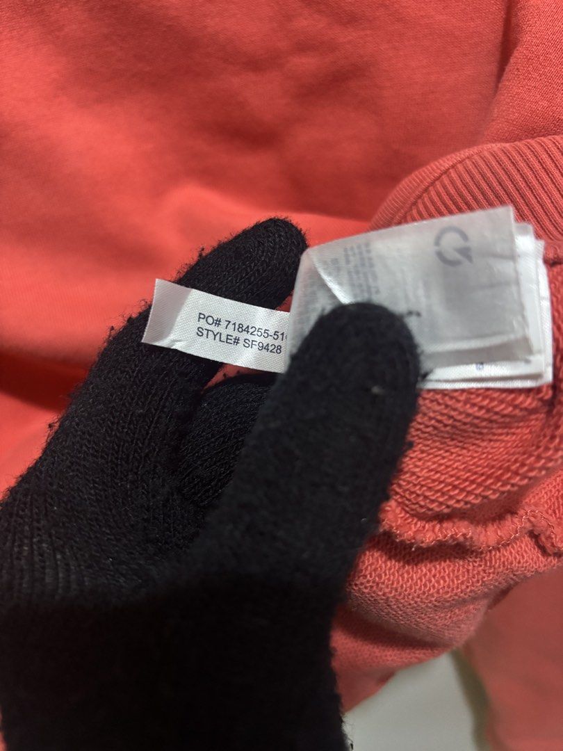 LACOSTE CREWNECK (Category: Coats, Jackets and Outerwear) located in Bayambang. Submitted by lo_keythrifting (Listing ID 1461934113, Image 3). Description: - Brand: Lacoste - Condition: Excellent condition - Size: 36 on tag - Dimes: 20*21 - Color rate: 9.7/10 - No issue - Metal yung logo MOP - GCASH COURIER - J&T.