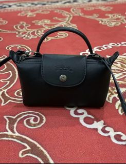 (Category: ) located in . Submitted by shopwithliyaa (Listing ID 1450108733, Image 1). Description: .