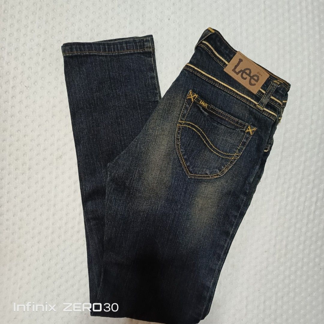 LEE JEANS WOMEN 28-30 (Category: Jeans) located in Quezon City. Submitted by ahyaladyblue (Listing ID 1461963772, Image 2). Description: .