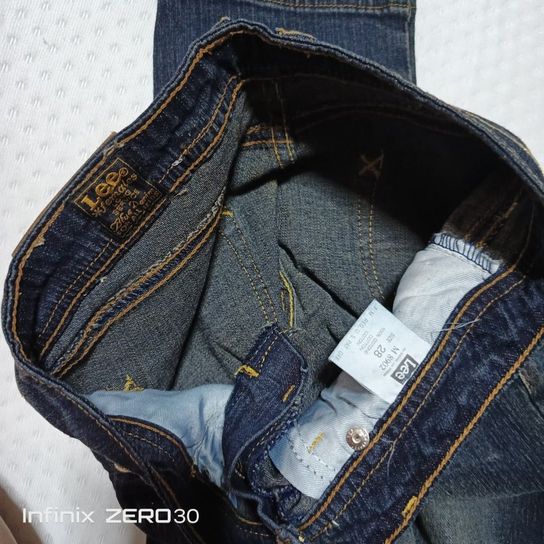 LEE JEANS WOMEN 28-30 (Category: Jeans) located in Quezon City. Submitted by ahyaladyblue (Listing ID 1461963772, Image 3). Description: .