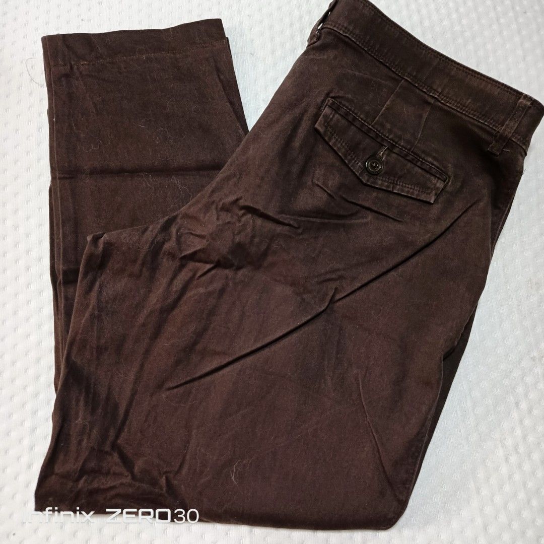 LEE PANTS WOMEN 40-42 (Category: Other Bottoms) located in Quezon City. Submitted by ahyaladyblue (Listing ID 1461960657, Image 2). Description: .