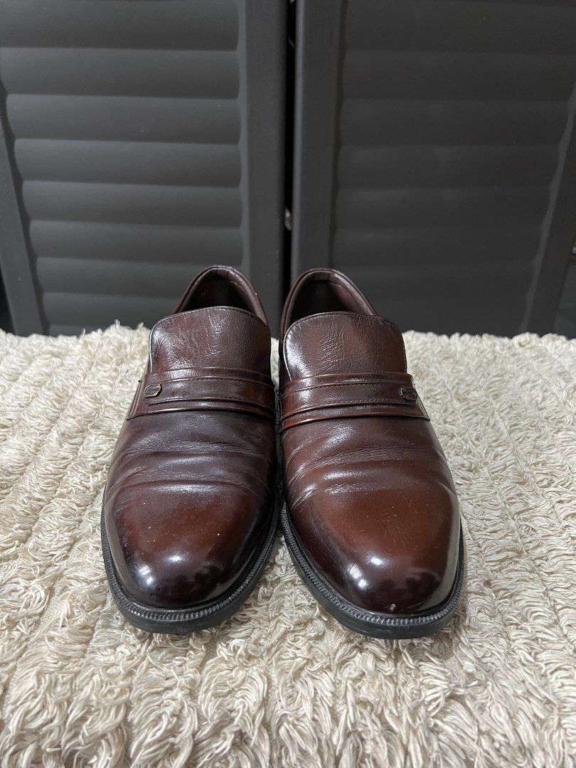 Leonardo Leather Shoes (Category: Dress Shoes) located in Angono. Submitted by odd.fitt (Listing ID 1461968514, Image 3). Description: Parang brand new Thrifted, I only used it once after buying No box No issue 8.5 US men 42 EU 26.5 cm.