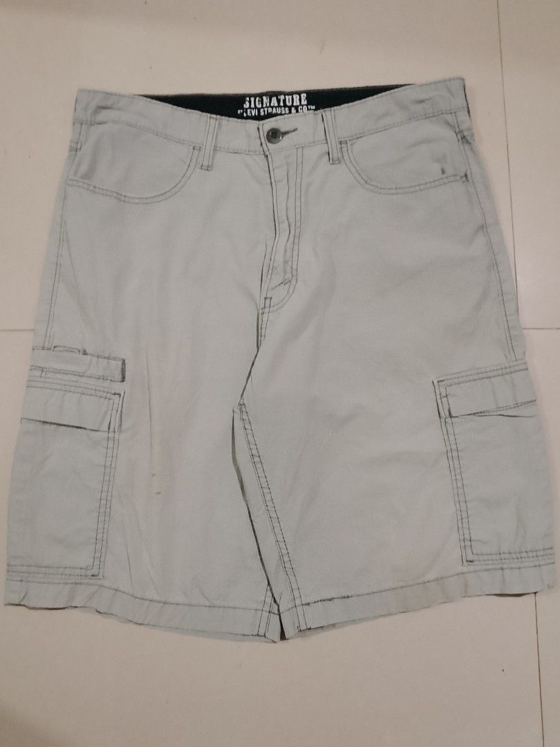 LEVI STRAUSS SHORTS (Category: Shorts) located in Cavite. Submitted by jftxthrift (Listing ID 1461847796, Image 1). Description: DIMES sz 34-35 length 23 thigh 14 l.o 11.5 issue: check pics.