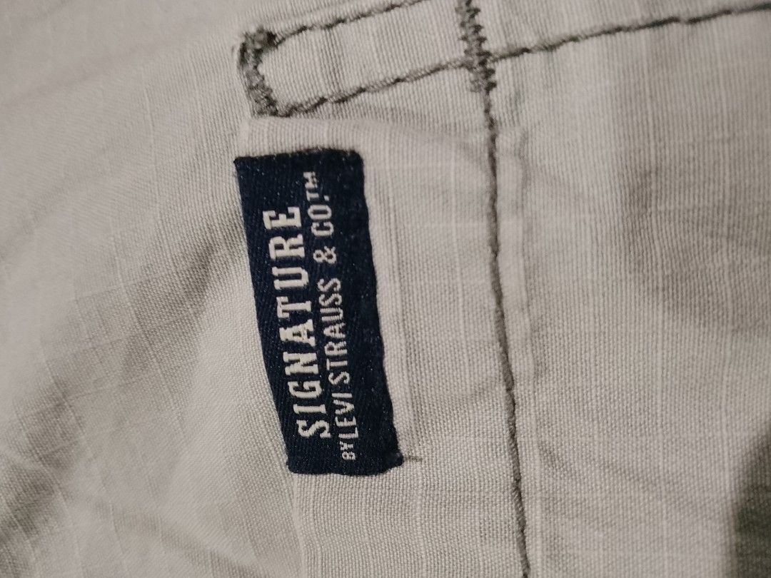 LEVI STRAUSS SHORTS (Category: Shorts) located in Cavite. Submitted by jftxthrift (Listing ID 1461847796, Image 3). Description: DIMES sz 34-35 length 23 thigh 14 l.o 11.5 issue: check pics.