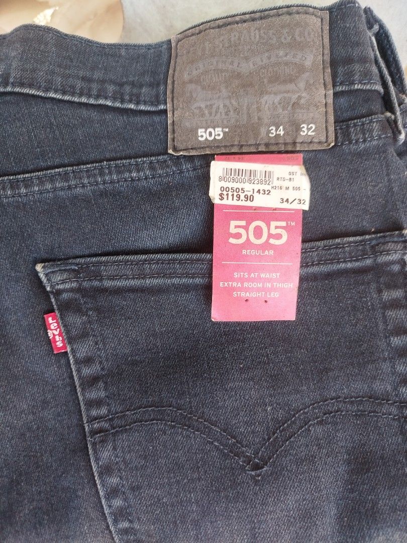 Levi's 505 Regular Fit Jeans - Black - Size 34/32 (Category: Jeans) located in Manila. Submitted by jojo.welter (Listing ID 1461809423, Image 1). Description: Selling a pair of Levi's 505 jeans. These are a regular fit with extra room in the thigh and a straight leg. The colour is a dark wash black. Size is 34 waist and 32 length. Original tags are still attached. Great staple for any wardrobe. Personal use only not ukay.