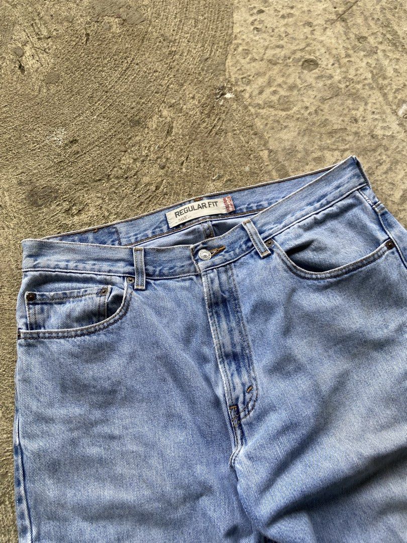 Levi's 505 Regular Fit Jeans Light Wash (Category: Jeans) located in Santiago. Submitted by random.rags (Listing ID 1461909665, Image 3). Description: Levi’s 505 Pants (Regular Fit) Measurements 34” on Tag Waist: 34” Length: 39” Leg Opening: 8” Issue: See Pics Php850 Color may vary due to lighting. For more details, feel free to send a direct message - Classic light wash Levi's 505 jeans - Regular fit - Perfect staple for everyday wear.