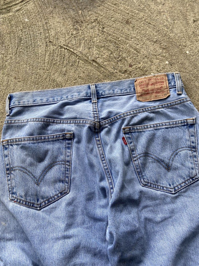 Levi's 505 Regular Fit Jeans Light Wash (Category: Jeans) located in Santiago. Submitted by random.rags (Listing ID 1461909665, Image 2). Description: Levi’s 505 Pants (Regular Fit) Measurements 34” on Tag Waist: 34” Length: 39” Leg Opening: 8” Issue: See Pics Php850 Color may vary due to lighting. For more details, feel free to send a direct message - Classic light wash Levi's 505 jeans - Regular fit - Perfect staple for everyday wear.