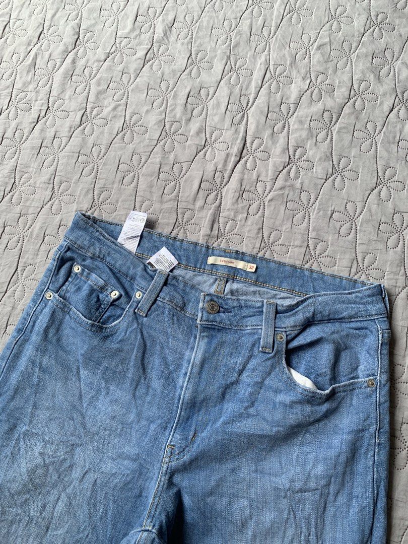 Levis 726 Flare Distressed Denim Jeans (Category: Jeans) located in Imus. Submitted by wwew.shop (Listing ID 1461906755, Image 3). Description: 32 W 43 L 12 T 11 Hem Condition: Excellent Colorrate: 9/10 Issue(s):.