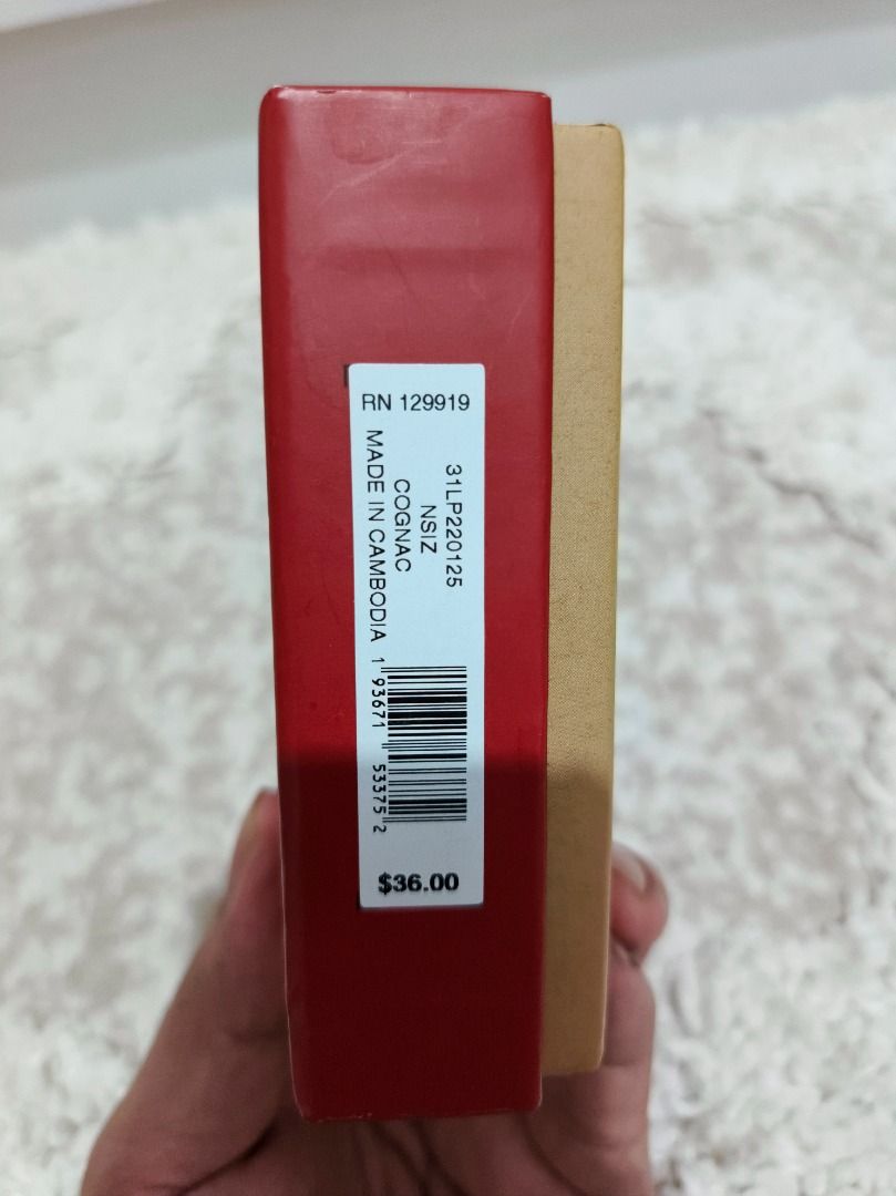 Levi's Brown Leather Bifold Wallet (Category: Wallets & Card Holders) located in Caloocan City. Submitted by adidaszler (Listing ID 1461799868, Image 3). Description: - Genuine Levi's brown leather bifold wallet - Stylish stitching detail on the front - Ample card slots for all your essentials - Includes original Levi's packaging - Ideal for everyday carry and use.