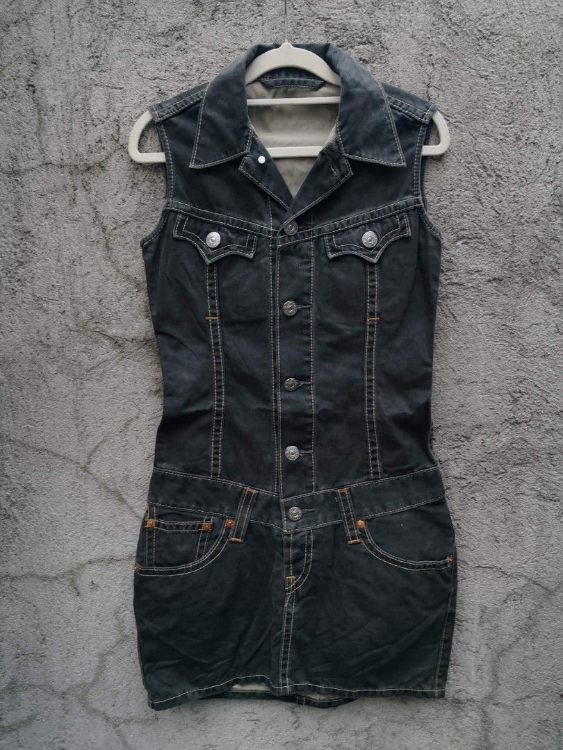 Levi's Denim for women's (Category: Shirts) located in Mawab. Submitted by kingacecruda (Listing ID 1461882681, Image 1). Description: Levi's Denim for women's as new condition authentic.