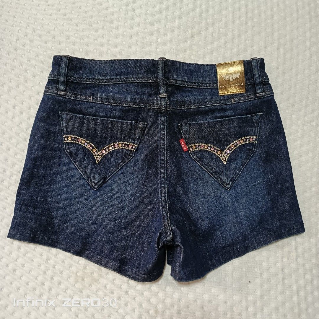 LEVI'S DENIM SHIRT 26 (Category: Shorts) located in Quezon City. Submitted by ahyaladyblue (Listing ID 1461921586, Image 2). Description: .