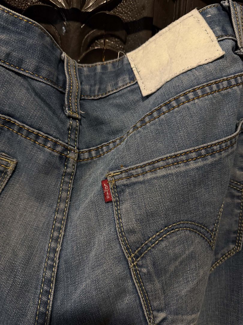 Levi's Jeans - Blue Denim (Category: Jeans) located in Makati City. Submitted by thisjulia18 (Listing ID 1461840759, Image 2). Description: No Issues Size: 33-34 waist line Shipping via J&T Courier (50 pesos only).