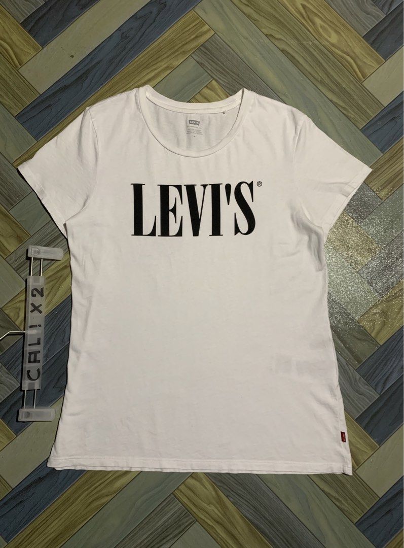 LEVI’S SHIRT FOR WOMENS (Category: Shirts) located in Kapalong. Submitted by ac_thrift (Listing ID 1461804265, Image 1). Description: LEVI’S SHIRT FOR WOMENS Size: Medium Dimes: W18 x L25.7 Color rate: 10/10 Condition: Excellent MoP: Gcash Location: Mindanao, Davao del Norte, Kapalong, 8113.