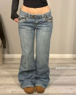 (Category: ) located in . Submitted by broketeenagebaddie (Listing ID 1461854825, Image 1). Description: .