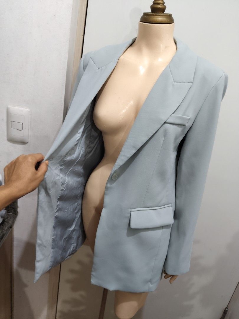 Light Blue Blazer (Category: Coats, Jackets and Outerwear) located in Manila. Submitted by deleonhann57311 (Listing ID 1461838790, Image 3). Description: Large size with inner lining.. medium Keri po.but best fit large.