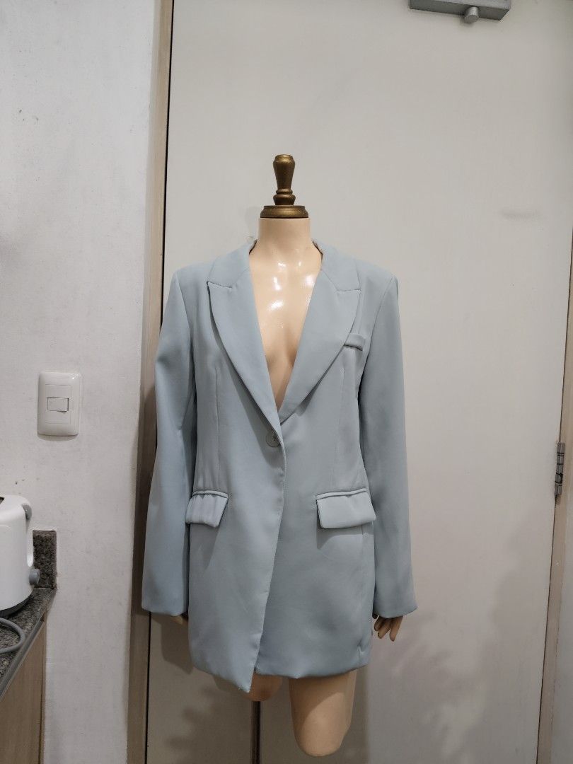 Light Blue Blazer (Category: Coats, Jackets and Outerwear) located in Manila. Submitted by deleonhann57311 (Listing ID 1461838790, Image 1). Description: Large size with inner lining.. medium Keri po.but best fit large.