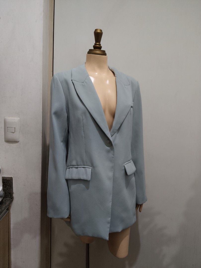 Light Blue Blazer (Category: Coats, Jackets and Outerwear) located in Manila. Submitted by deleonhann57311 (Listing ID 1461838790, Image 2). Description: Large size with inner lining.. medium Keri po.but best fit large.