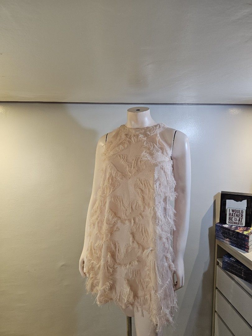 Light Pink Textured Tassel Top (Category: Sleeveless) located in Antipolo. Submitted by ancheska_ (Listing ID 1461801368, Image 1). Description: Xs-Small No Issue 📍Upper Antipolo .