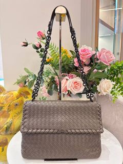 (Category: ) located in . Submitted by luxshare_preloved_ (Listing ID 1461919570, Image 1). Description: .
