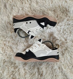 (Category: ) located in . Submitted by out.thrift (Listing ID 1461846494, Image 1). Description: .