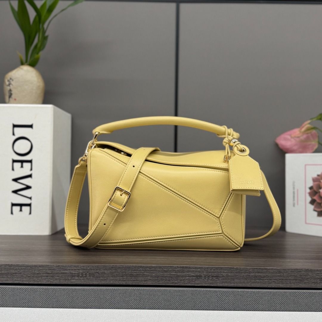 Loewe Small Nappa Sheep Leather Featherlight Puzzle Handbag (Category: Shoulder Bags) located in Pateros City. Submitted by zealmoon74 (Listing ID 1461885457, Image 1). Description: .