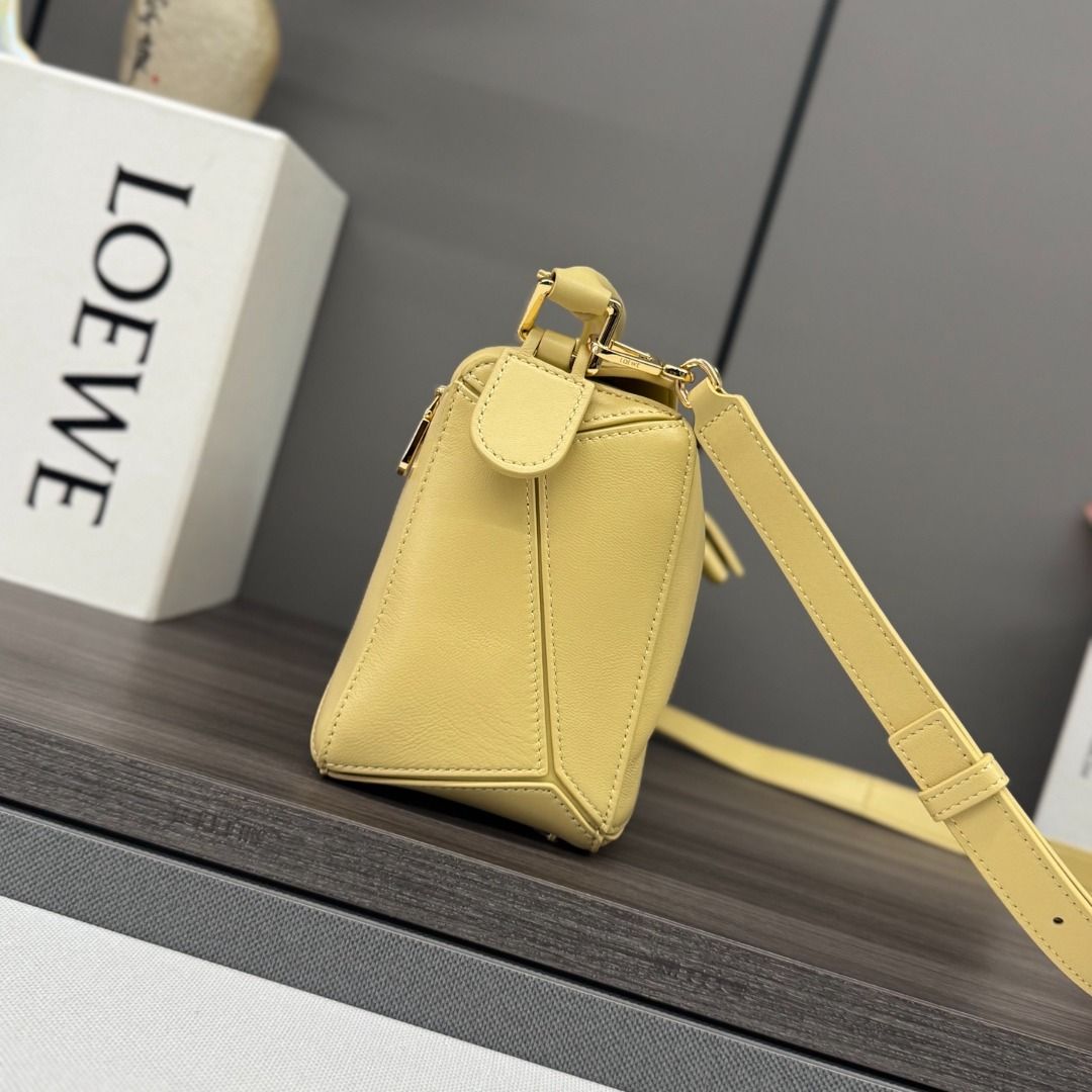 Loewe Small Nappa Sheep Leather Featherlight Puzzle Handbag (Category: Shoulder Bags) located in Pateros City. Submitted by zealmoon74 (Listing ID 1461885457, Image 2). Description: .