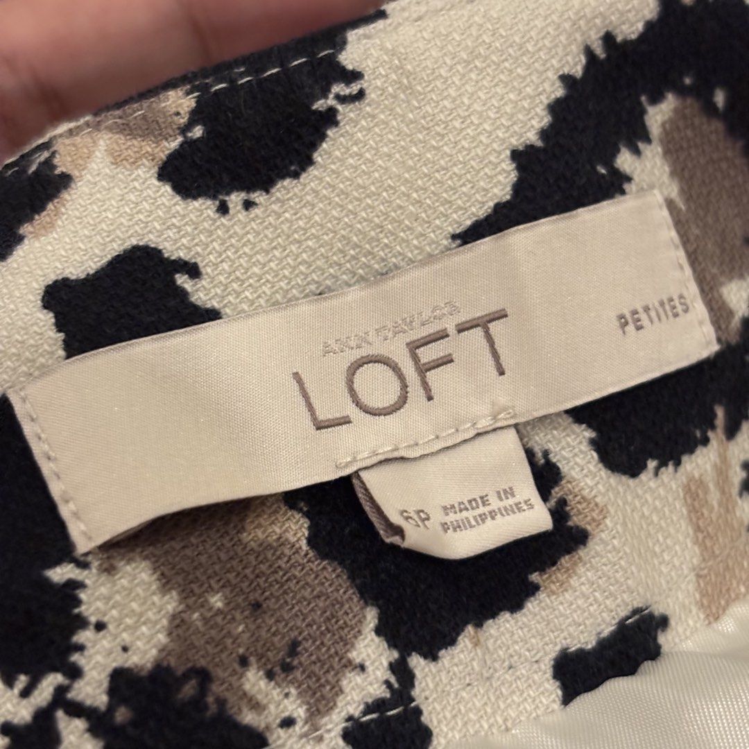 LOFT Skirt (Category: Skirts) located in Marikina City. Submitted by holymollyz (Listing ID 1461978230, Image 3). Description: Fits to M- semi L frames. 6P in size..