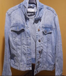 (Category: ) located in . Submitted by chesca_closet (Listing ID 1461949615, Image 1). Description: .