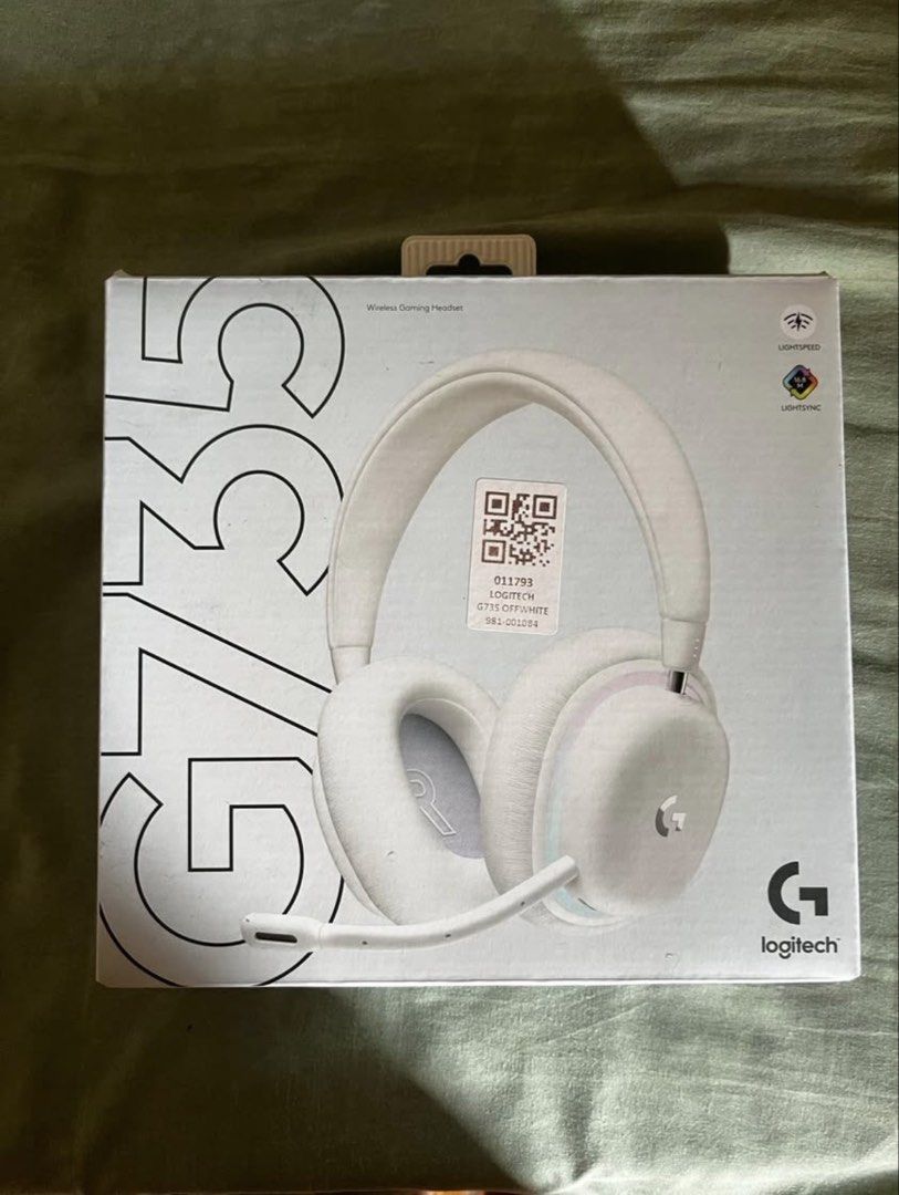 Logitech Aurora Collection G735 Wireless Headphones (Category: Headphones & Headsets) located in Cagayan de Oro. Submitted by alexpelliarmus (Listing ID 1461878716, Image 2). Description: Orig price: P12,499 RFS: extra headphones na nakastore lang. still works fine! Shipping fee to be shouldered by buyer NO SWAPS!! - White Logitech G735 Aurora Collection gaming headset - Features LIGHTSPEED and LIGHTSYNC technology - Comes in original packaging -