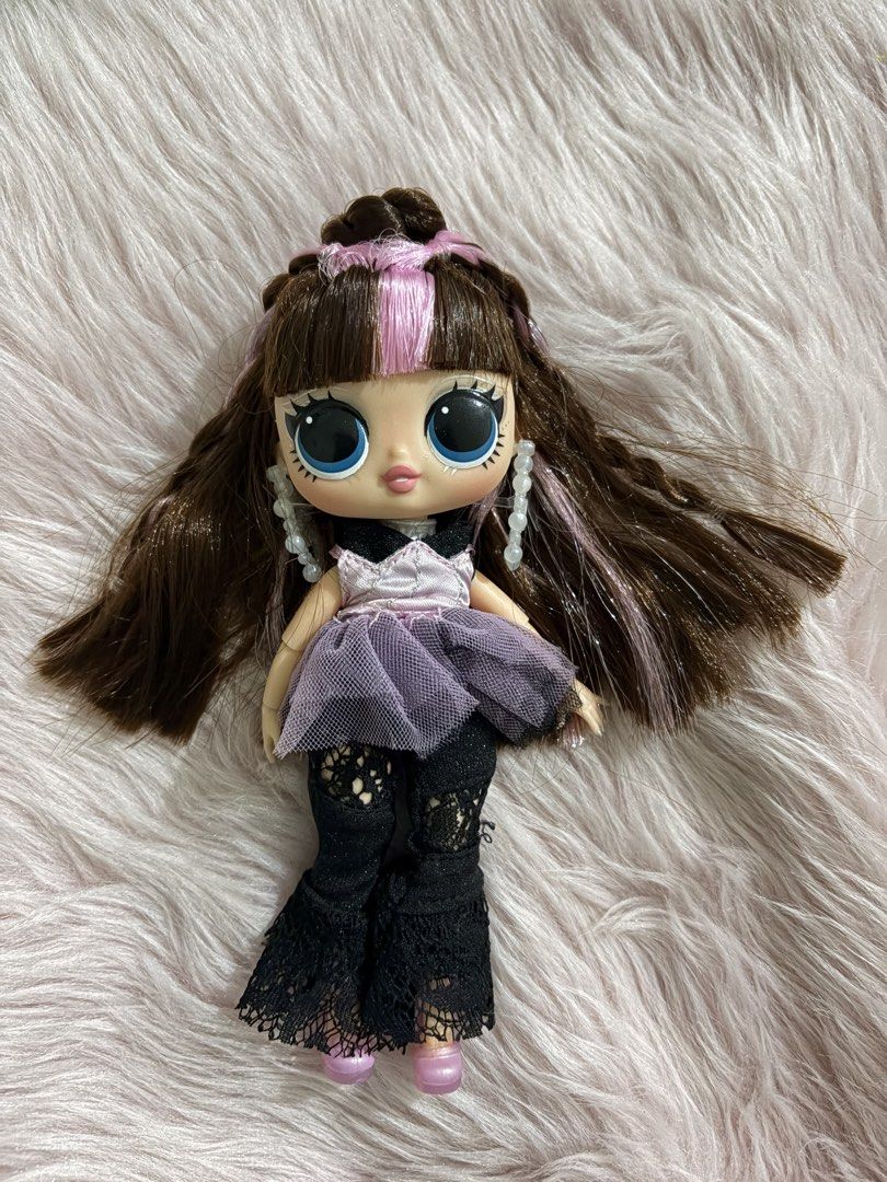 LOL teens (Category: Kids Toys) located in Quezon City. Submitted by mc.dandelion (Listing ID 1462021573, Image 3). Description: Complete accessories .