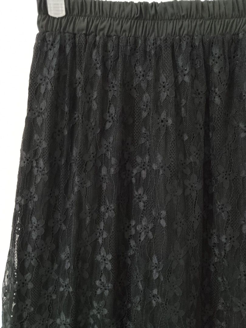 Long Gothic lacy skirt (Category: Skirts) located in Cotabato. Submitted by winonasallure (Listing ID 1461891433, Image 2). Description: wl:22-36 l:28.