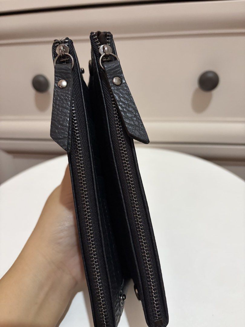 Long wallet (Category: Wallets & Card holders) located in Manila. Submitted by sungjaneshop15 (Listing ID 1461881523, Image 2). Description: .