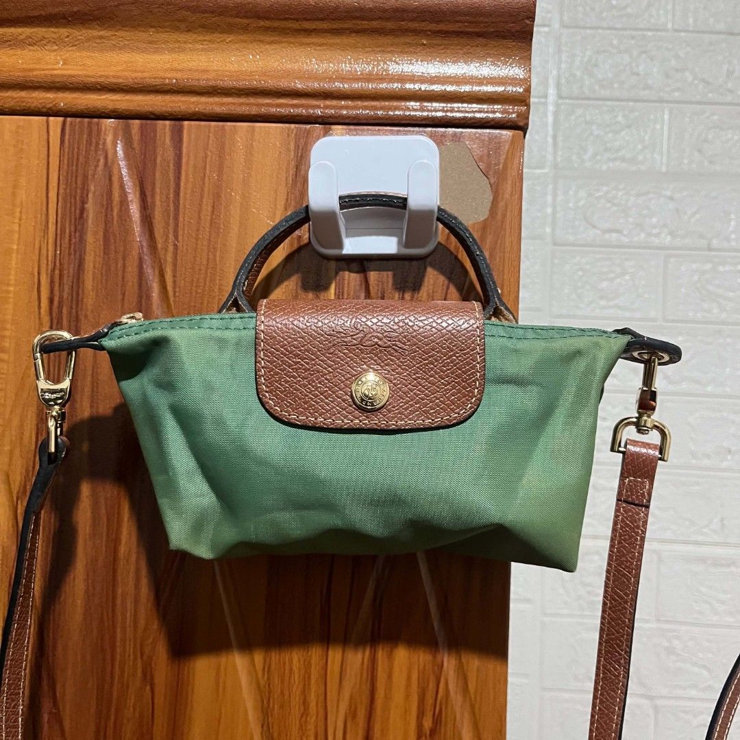 Longchamp mini sling bag (Category: Cross-body Bags) located in Carmen. Submitted by aquarius.00 (Listing ID 1461952151, Image 3). Description: excellent ykk zip kasya phone.