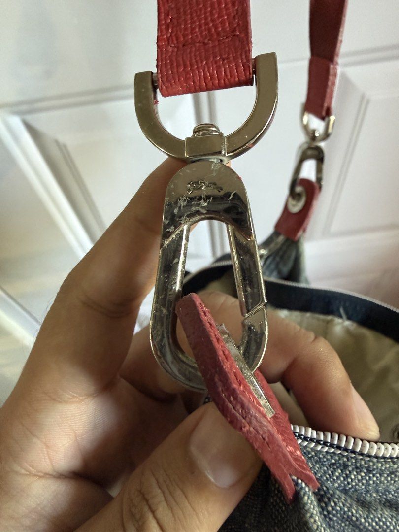 LONGCHAMP Sling Shoulder Bag (Category: Shoulder Bags) located in Las Pinas. Submitted by sellerkjb (Listing ID 1462025076, Image 3). Description: Matagal natambak. Yong sling may part na nag stain sa loob ng bag kasi don sya tinago. overall useable condition; see photos.