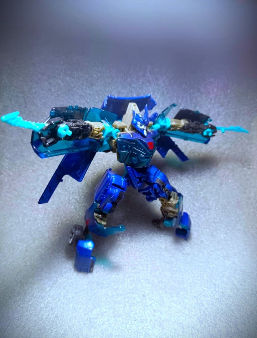 Loose ROTF JOLT Deluxe Class Hasbro Autobot Transformers (Category: Action & Battle Toys) located in Pasay City. Submitted by Chariselyn (Listing ID 1461960804, Image 1). Description: Loose ROTF JOLT (800+sf) Deluxe Class Hasbro Autobot Transformers Series: Movie - Transformers: Revenge of the Fallen, 2009 Scale: 6 inches Stock: 1 Condition: 10/10 Issues: 0 Accessories: complete accesories, no manual Mode of Payment: GCash or through your rider S
