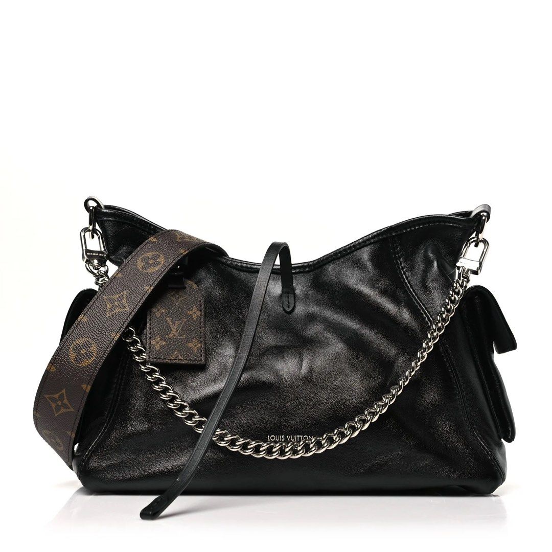 Louis Vuitton Carry All bag (Category: Luxury Bags & Wallets) located in Taguig. Submitted by soranghae.co (Listing ID 1461839338, Image 2). Description: Guaranteed Japan Source Japan Pre-Owned No issues/flaws Good as new! with dustbag Scannable on NFC App.