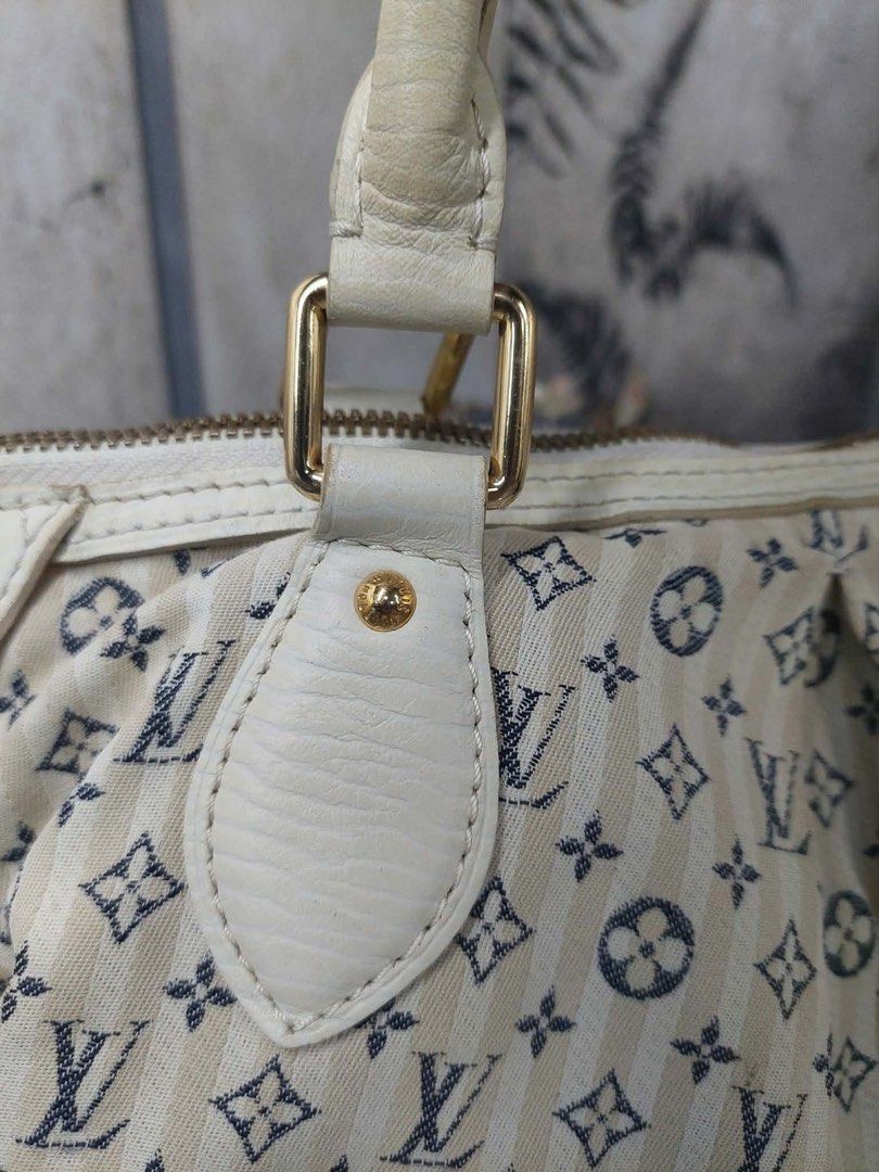 Louis Vuitton Croisette Marina (Category: Luxury Bags & Wallets) located in Angono. Submitted by kkuroset (Listing ID 1461917754, Image 3). Description: original with code VI3077.